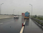 (23.8) Đặt bình chữa cháy cảnh báo cách xe 18 m, tài xế bị phạt 13 triệu đồng